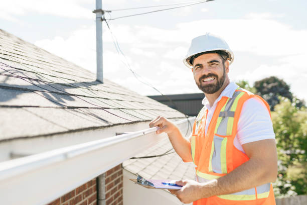 Best Roof Gutter Cleaning  in Ukiah, CA